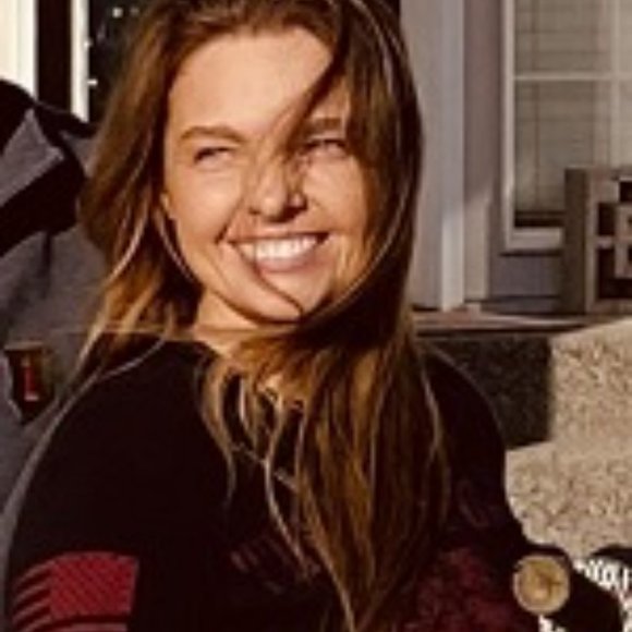 Meet your Posher, Tona - Picture 2 of 2